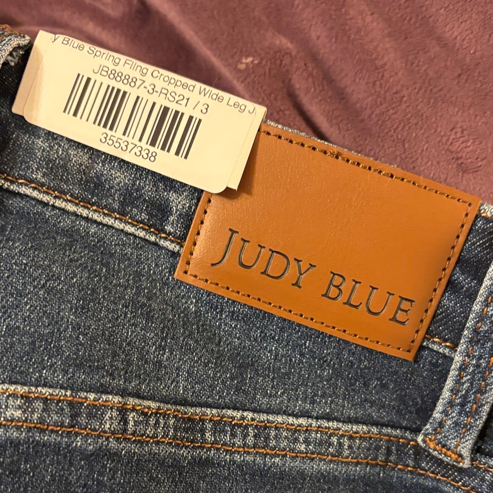 Women's Blue Jeans - Picture 8 of 9